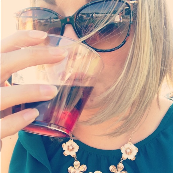 Meet your Posher - Picture 2 of 4